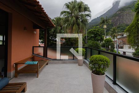 Casa à venda com 349m², 3 quartos e 2 vagasVaranda Quarto 4