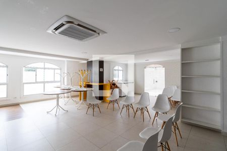 Apartamento para alugar com 136m², 3 quartos e 3 vagas Apartamento para alugar com 136m², 3 quartos e 3 vagasÁrea comum - Salão de festas