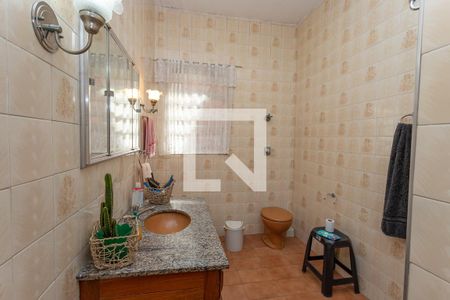 Banheiro de casa à venda com 5 quartos, 480m² em Piraporinha, Diadema