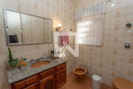 Banheiro de casa à venda com 5 quartos, 480m² em Piraporinha, Diadema