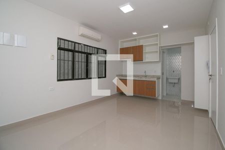 Sala / Quarto de kitnet/studio para alugar com 1 quarto, 22m² em Brás, São Paulo