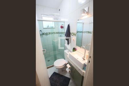 Casa de condomínio à venda com 185m², 3 quartos e 2 vagasBanheiro Social