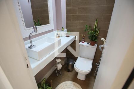 Casa de condomínio à venda com 185m², 3 quartos e 2 vagasLavabo