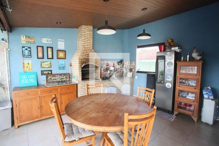 Casa de condomínio à venda com 185m², 3 quartos e 2 vagasChurrasqueira