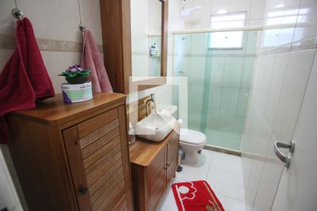 Casa de condomínio à venda com 185m², 3 quartos e 2 vagasBanheiro da Suíte