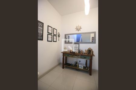 Casa de condomínio à venda com 185m², 3 quartos e 2 vagasHall dos Quartos