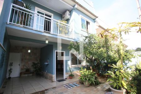 Casa de condomínio à venda com 185m², 3 quartos e 2 vagasFrente da Casa