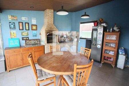 Casa de condomínio à venda com 185m², 3 quartos e 2 vagasChurrasqueira