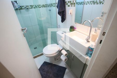 Casa de condomínio à venda com 185m², 3 quartos e 2 vagasBanheiro Social