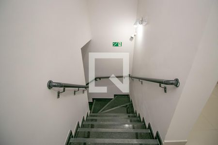 Apartamento para alugar com 20m², 1 quarto e sem vaga Apartamento para alugar com 20m², 1 quarto e sem vagaEscada