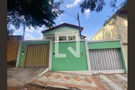 Casa à venda com 6 quartos, 260m² em Alípio de Melo, Belo Horizonte