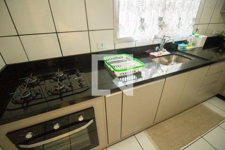 Casa à venda com 88m², 2 quartos e 2 vagasCozinha 