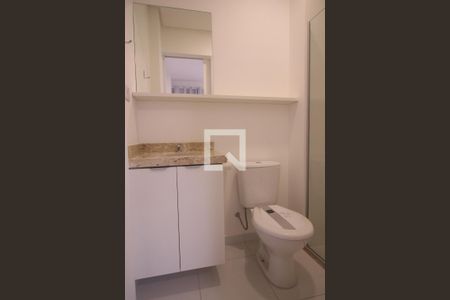 Banheiro de kitnet/studio para alugar com 1 quarto, 26m² em Santana, São Paulo