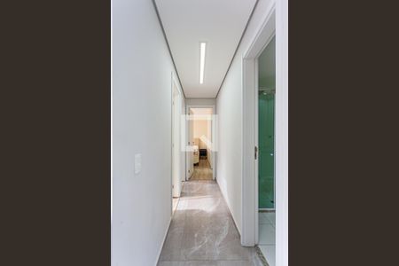 Corredor de apartamento à venda com 3 quartos, 57m² em Parque São Vicente, Santo André