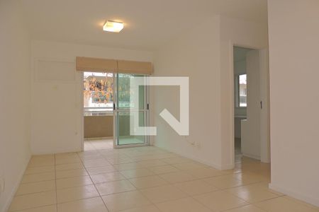 Sala  de apartamento para alugar com 2 quartos, 73m² em Freguesia (jacarepaguá), Rio de Janeiro