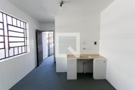 Sala/Cozinha de casa para alugar com 2 quartos, 70m² em Parque das Paineiras, São Paulo