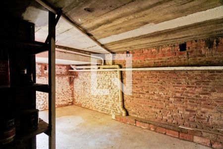 Casa à venda com 125m², 2 quartos e sem vaga Casa à venda com 125m², 2 quartos e sem vagaPorão