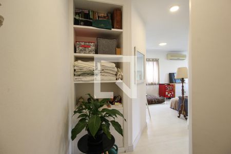 Corredor  de apartamento para alugar com 1 quarto, 46m² em Vila Nova Conceição, São Paulo