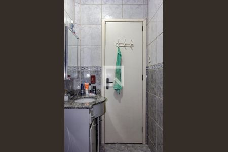 Casa à venda com 216m², 3 quartos e 2 vagasBanheiro