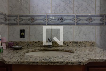 Casa à venda com 216m², 3 quartos e 2 vagasBanheiro da Suíte