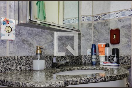 Casa à venda com 216m², 3 quartos e 2 vagasBanheiro - Torneira