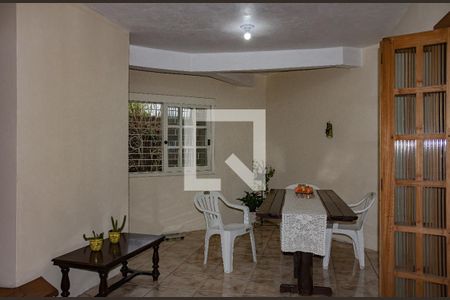 Sala 2 de casa à venda com 3 quartos, 216m² em Rio Branco, Canoas