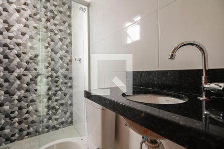 Banheiro  de apartamento à venda com 2 quartos, 40m² em Vila Carrão, São Paulo