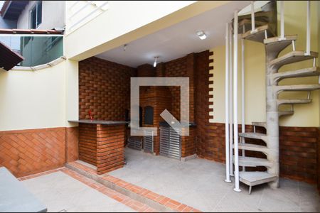 Casa à venda com 184m², 4 quartos e 2 vagasChurrasqueira - Quintal 