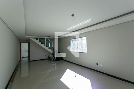 Sala de casa à venda com 3 quartos, 120m² em Itapoã, Belo Horizonte