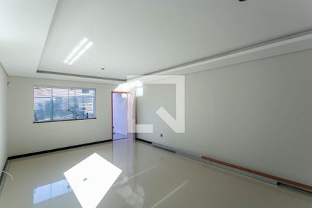 Sala de casa à venda com 3 quartos, 120m² em Itapoã, Belo Horizonte