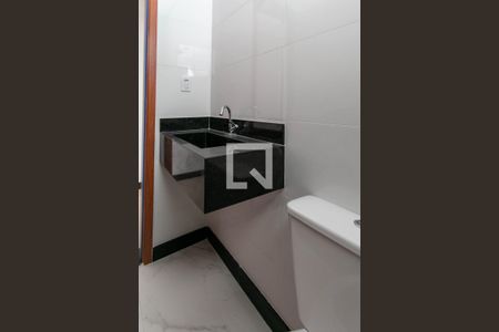 Lavabo de casa à venda com 3 quartos, 120m² em Itapoã, Belo Horizonte