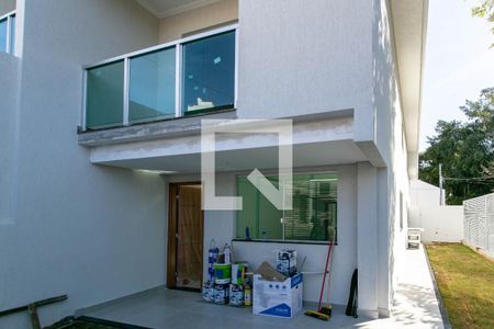 Casa à venda com 120m², 3 quartos e 3 vagasFachada e Garagem