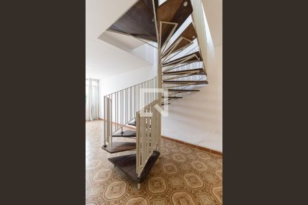 Escada de casa à venda com 2 quartos, 150m² em Bosque da Saúde, São Paulo