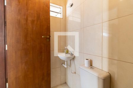 Casa à venda com 150m², 2 quartos e 2 vagasBanheiro da Edícula