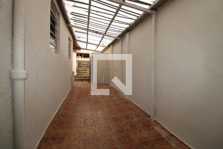 Casa à venda com 78m², 2 quartos e 1 vagaCorredor lateral