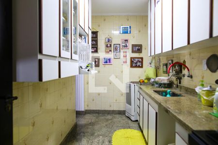 Casa à venda com 215m², 5 quartos e 2 vagasCozinha