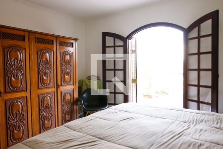 Casa à venda com 215m², 5 quartos e 2 vagasSuite