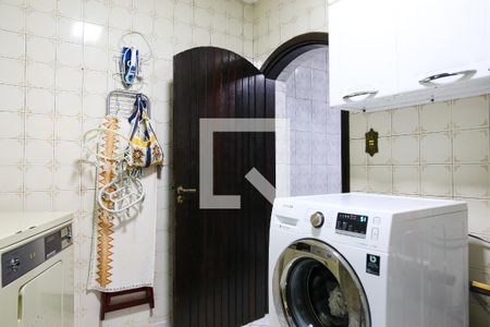Casa à venda com 215m², 5 quartos e 2 vagasLavanderia