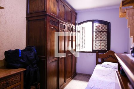 Casa à venda com 215m², 5 quartos e 2 vagasQuarto 2