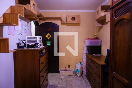 Casa à venda com 215m², 5 quartos e 2 vagasQuarto 2