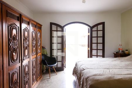 Casa à venda com 215m², 5 quartos e 2 vagasSuite