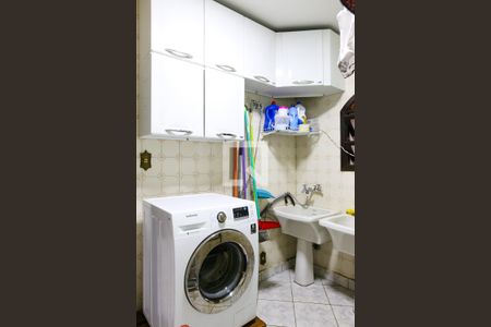 Casa à venda com 215m², 5 quartos e 2 vagasLavanderia