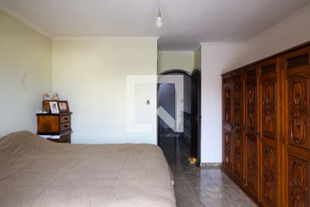 Casa à venda com 215m², 5 quartos e 2 vagasSuite