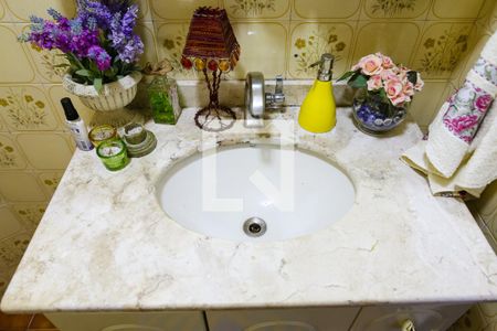 Casa à venda com 215m², 5 quartos e 2 vagasLavabo