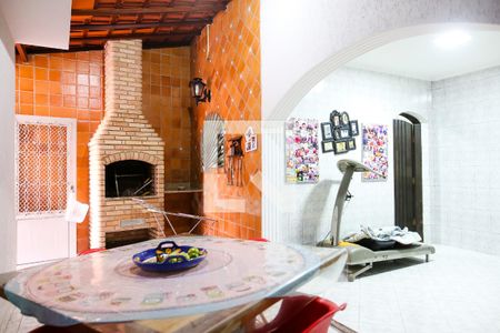 Casa à venda com 215m², 5 quartos e 2 vagasArea de Churrasqueira