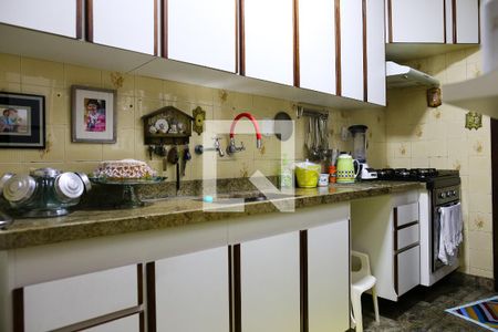 Casa à venda com 215m², 5 quartos e 2 vagasCozinha