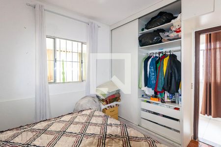 Quarto 2 de casa à venda com 3 quartos, 210m² em Vila Tolstoi, São Paulo