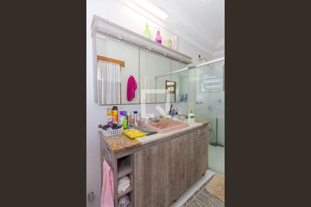 Casa à venda com 350m², 4 quartos e 3 vagas Casa à venda com 350m², 4 quartos e 3 vagasQuarto Suite - Banheiro