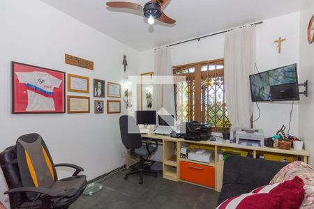 Casa à venda com 350m², 4 quartos e 3 vagas Casa à venda com 350m², 4 quartos e 3 vagasEscritório