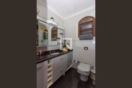 Casa à venda com 350m², 4 quartos e 3 vagas Casa à venda com 350m², 4 quartos e 3 vagasBanheiro